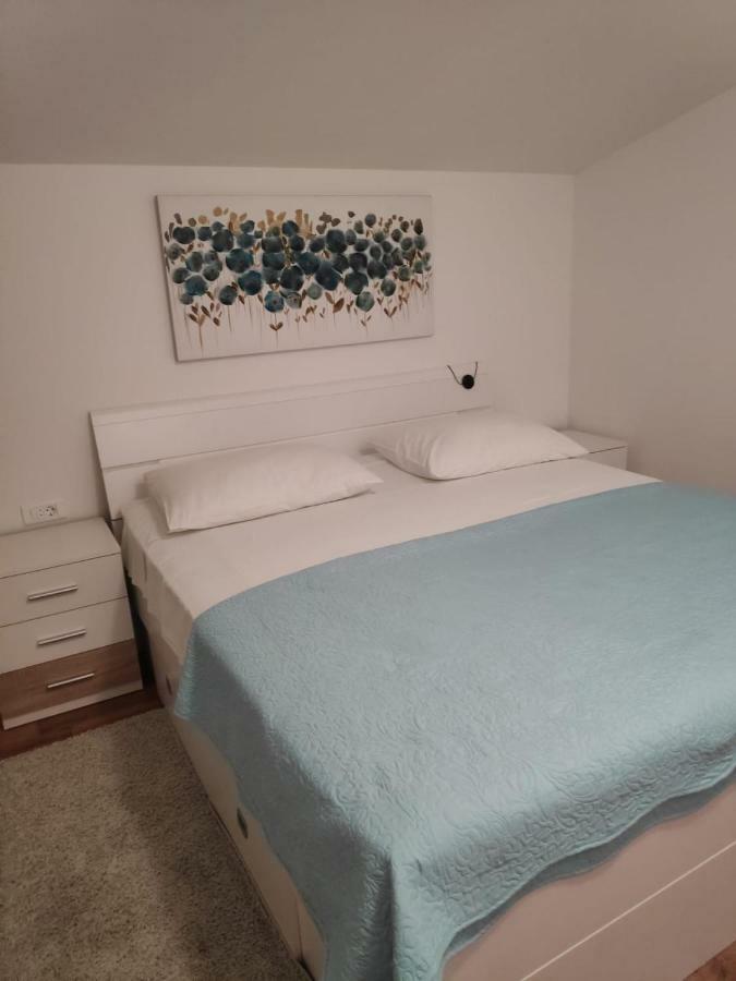 Apartmani Mara I Kata Omis Ngoại thất bức ảnh
